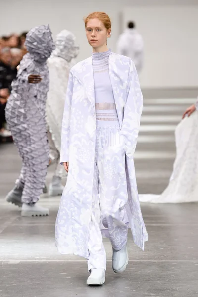 Look 40